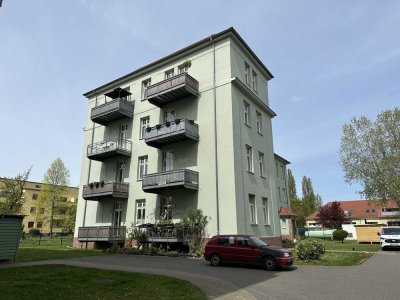 Wohnen in Magdeburg-Stadtfeld: Stilvolle 2-Zimmer-Altbauwohnung mit Balkon