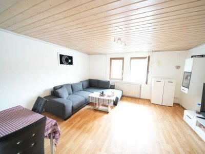 Schöne und geräumige 5,5 Zimmer Wohnung in Neckarhausen