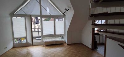 Schöne, ruhige, helle 2,5 Zi. Galerie-Wohnung, EBK,  SW-Balkon