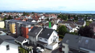 Neuwertige Doppelhaushälfte mit Einliegerwohnung in bevorzugter Lage von Ailingen