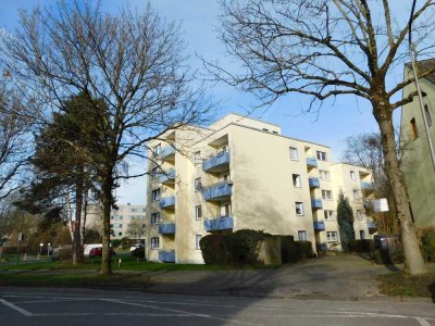 Mit Aufzug und Balkon, ideal im Alter ! Einzugsbereit neu renoviert für Sie!