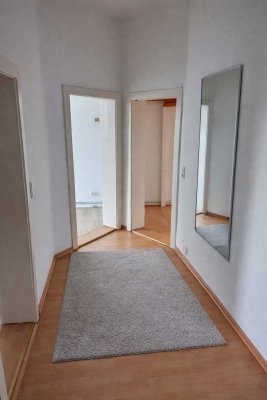Wohnen, wo andere Feierabend machen – Möblierte Wohnung direkt an der Oker (Maschplatz)