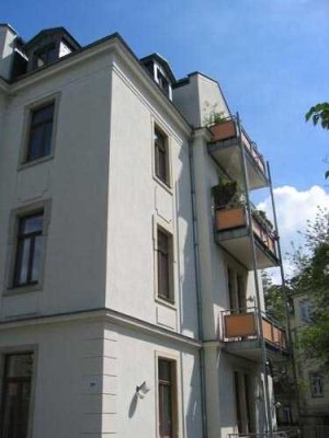 2 RAUM-WOHNUNG IM HOCHPARETERRE MIT BALKON, WANNENBAD,  PKW SP