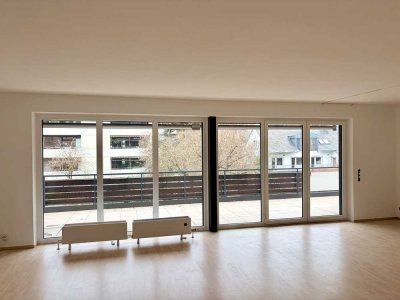 Exklusive, moderne Familienwohnung mit Terrasse & Balkon