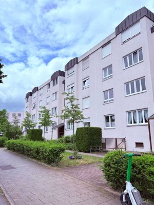 Sehr gepflegte 3-Zimmer-ETW, ca. 72 qm, Loggia mit Blick ins Grüne