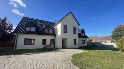 Geräumige 2-Zimmer-Wohnung mit Terrasse in betreuter Wohnanlage von Plate zu mieten!