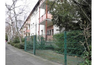 *** Interessante Hochparterre -Wohnung mit Balkon ***