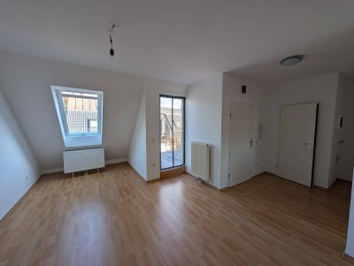 Moderne DG-Wohnung mit 7m² Terrasse in zentraler Ruhelage von Baden