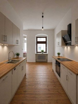 Frisch renovierte Altbauwohnung mit Balkon und neuer Einbauküche