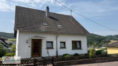 TABEN-RODT: WOHNHAUS MIT WEITBLICK AUF 10 AR GRUNDSTÜCK!