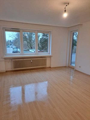 helle 3-Zimmer Wohnung 75 qm mit Balkon