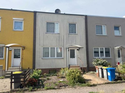 Stilvoll wohnen im modernisierten Reihenmittelhaus
mit Garten