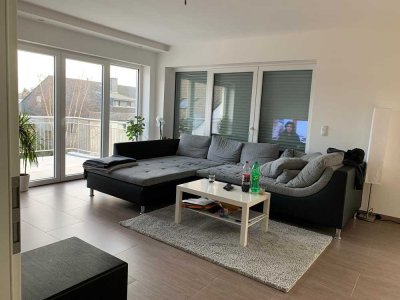 Freundliche 3,5-Zimmer-Penthouse-Wohnung mit geh. Innenausstattung mit Balkon und EBK in Neuwied