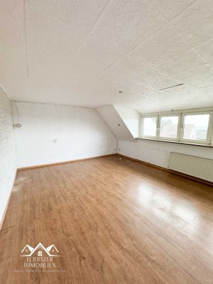 Renovierungsbedürftige 4 Zimmer-Wohnung mit ca. 84 QM