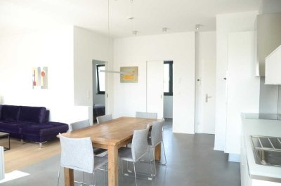 Moderne 2-Zimmer-Wohnung mit großer Dachterrasse (20 m²), Design-Details & Top-Lage