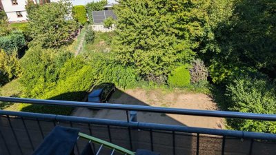 sympathische 2 ZKB + Balkon, DG-Wohnung in Mz-Hechtsheim mit EBK + P