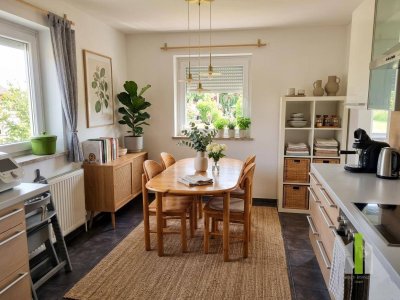 Wohnen am Bauernhof: Schöne 5-Zimmer-Wohnung mit Einfamilienhaus-Charakter!