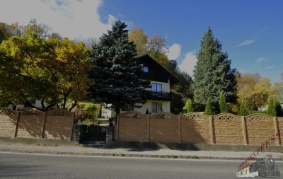 Zweifamilienhaus mit 2 Wohnungen zu je 110 qm und 67 qm in schönen Rotheau