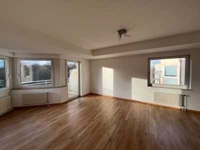 Helles 2-Zimmer-Apartment in Essen-Stadtwald mit Balkon und EBK