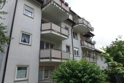 ***Schöne Vierzimmerwohnung mit zwei Bädern und TG-Stellplatz in Renningen zu verkaufen***