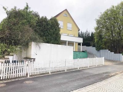Sehr schönes freistehendes EFH mit Einliegerwohnungund schönen Garten
