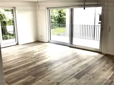 Moderne 4,5-Zi.-Wohnung (BJ 2019) mit großem Balkon, Garage + Wallbox