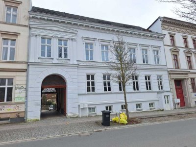 Exklsuive 2-Zimmer-Wohnung mit Süd-Balkon und Einbauküche im Zentrum Greifswalds
