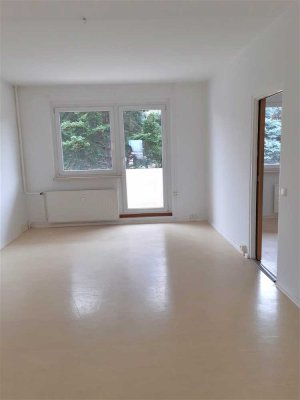 "Perfekte Wohnlage: 3 Zimmer-Wohnung im 1. Obergeschoss mit Balkon"