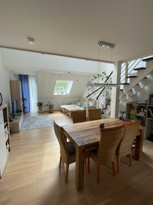Helle 4,5-Zimmer Maisonette-Wohnung mit Balkon in Asbach-Bäumenheim