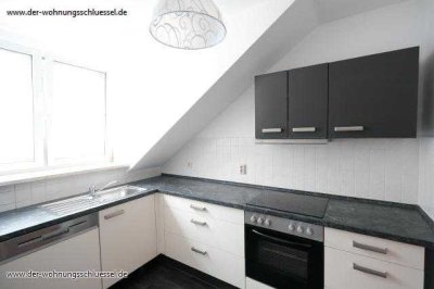 Dachgeschoss Whg mit 2 Zimmern u. Einbauküche !