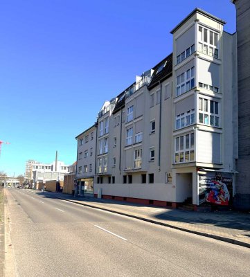 Rendite-Perle in Bestlage: Frisch renoviertes Raumwunder mit Stellplatz-Garantie!