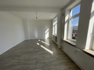 Renovierte 2-Zimmer-Wohnung mit Balkon in zentraler Lage Bremerhaven