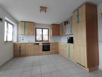 Sehr helle 3-Zimmer-Wohnung, teilmöbliert, mit Balkon und EBK in Maisach