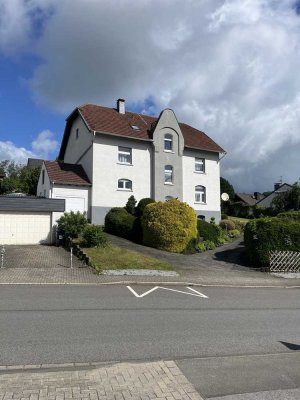 Tolles Mehr-/ Einfamilienhaus/ Haus für Individualisten mit viel Platz und großem Garten