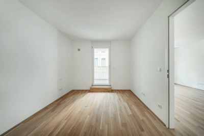 ERSTBEZUG >> bodentiefe Fenster in westseitiger Anlegerwohnung mit Loggia >> TOP LAGE
