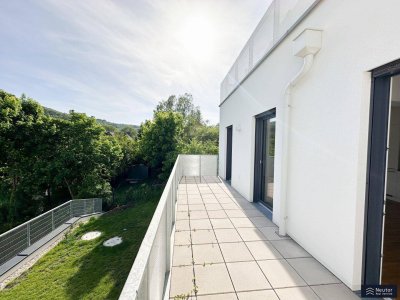 EXKLUSIVE BALKON WOHNUNG MIT BLICK INS GRÜNE - RUHELAGE - MODERNE AUSSTATTUNG - IM HERZEN VON KLOSTERNEUBURG