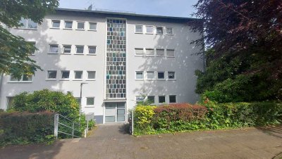 KÖLN-PORZ ZÜNDORF  **2 Zimmerwohnung inkl. Einbauküche & PKW Stellplatz Wohnen im Grünen**