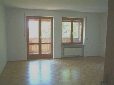 geräumige 3-Zimmer Wohnung mit Balkon