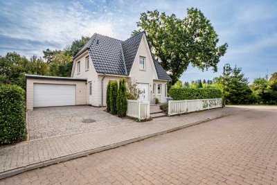 Energieeffizientes, hochwertiges Einfamilienhaus auf sonnigem Eckgrundstück mit Blick ins Grüne