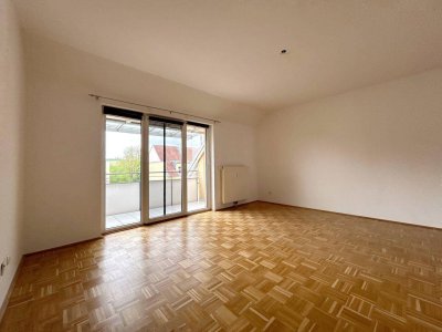 WOHNEN IM GRÜNEN - 3 ZIMMER WOHNUNG MIT BALKON UND PARKPLATZ