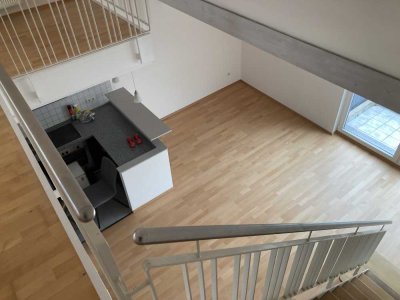 Vollständig renovierte 3-Raum-Maisonette-Wohnung mit Balkon und Einbauküche in Leverkusen