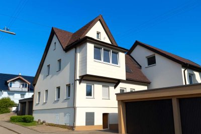 Top renovierte, großzügige 3-Zimmerwohnung mit EBK und Balkon in bevorzugter Lage