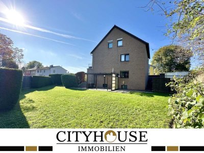 CITYHOUSE: Mehrgenerationenhaus in Brühl mit Doppelgarage und großem Garten!