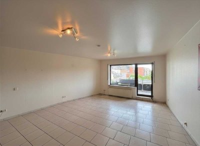Bezugsfreie 2-Zimmer-Wohnung mit Südbalkon, moderner Küche, saniertem Bad und Garage in Geneicken