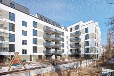 Cosmo Berlin - große 4 Zimmer mit Terrasse zum ruhigen Innenhof