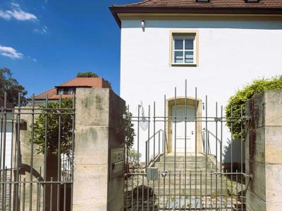 Stilvolle Villa am Festspielpark – charaktervoll, repräsentativ und voller Potenzial