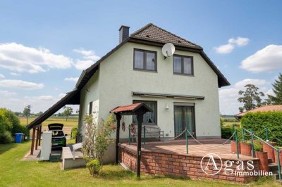 möbliertes Einfamilienhaus mit ca. 180 m² Wohnfläche, 6 Zimmern und Pool in Ahrensfelde