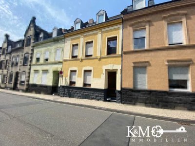 Viel Platz in Mayen: Haus mit viel Platz, Garage & Keller sucht neue Besitzer