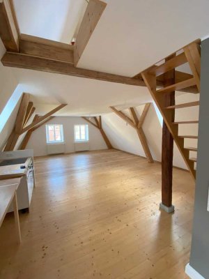 Stilvolle, vollständig renovierte 3-Raum-Dachgeschosswohnung mit geh. Innenausstattung in Füssen