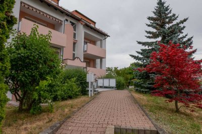 Dachgeschoss mit Fußbodenheizung und Loggia - bezugsfreie 2-Raum-Wohnung